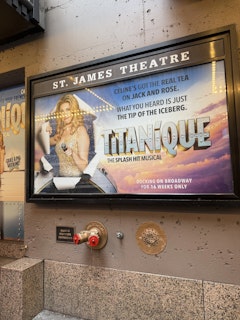 Titanique poster featuring Marla Mindelle holding a microphone